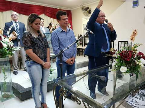 Prefeito Juninho Alves participa de culto evangélico na Assembleia de Deus