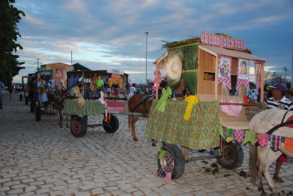 Abertura oficial do São João 2017 leva muita alegria as ruas de Caraúbas