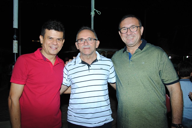 Prefeito Juninho Alves e vice-prefeito Paulo Brasil participam da abertura da festa de Nossa Senhora da Saúde, em São Geraldo