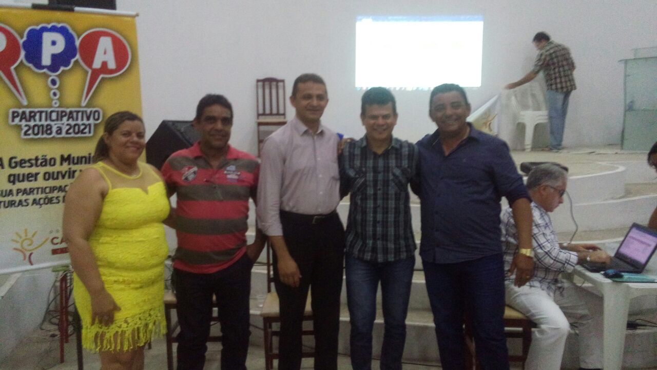 Prefeito Juninho Alves participa de discussões do Plano Plurianual no bairro Leandro Bezerra