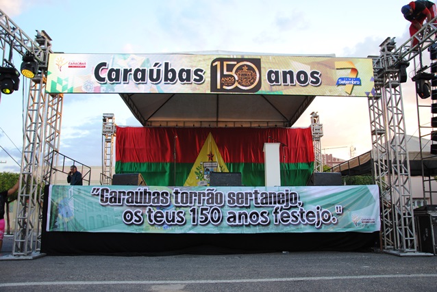 Desfile Cívico leva beleza e emoção a avenida de Caraúbas