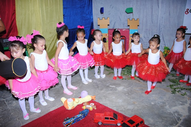 CMEI Giselda Fernandes Soares realiza 5ª Amostra Cultural com lindas apresentações infantis