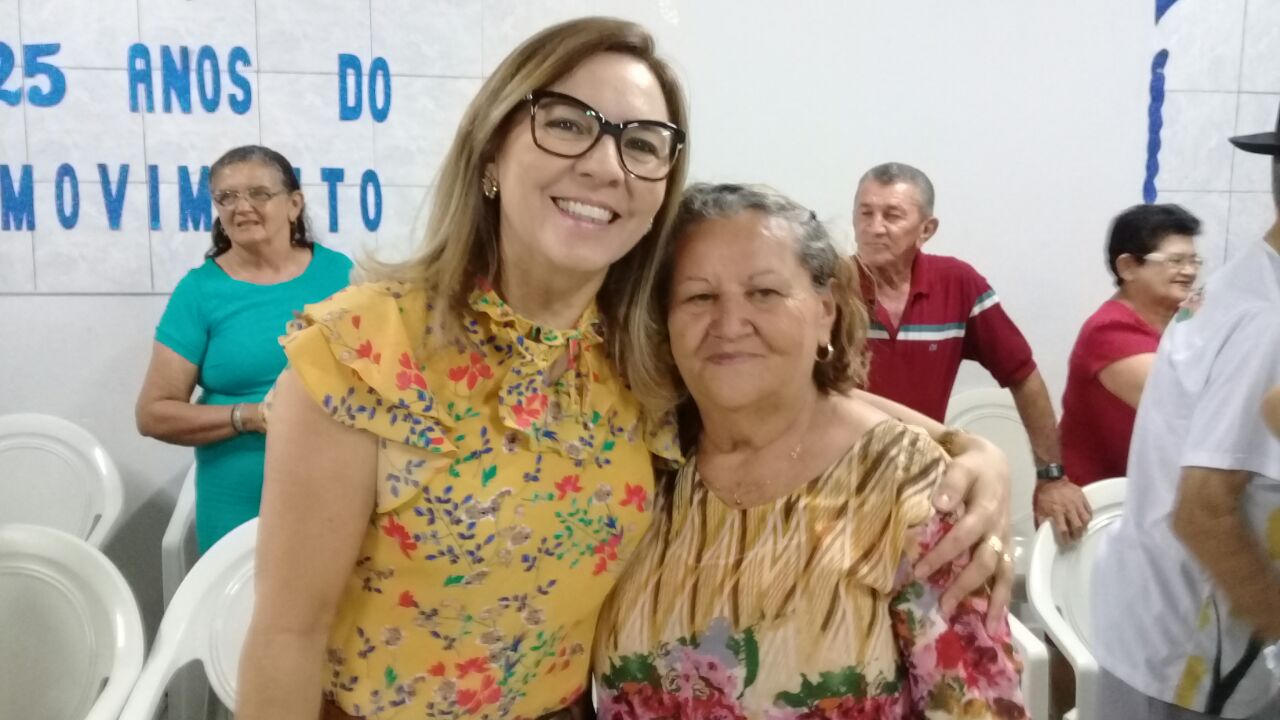 Assistência Social realiza confraternização com grupo de idosos “Amantes das Caraubeiras”