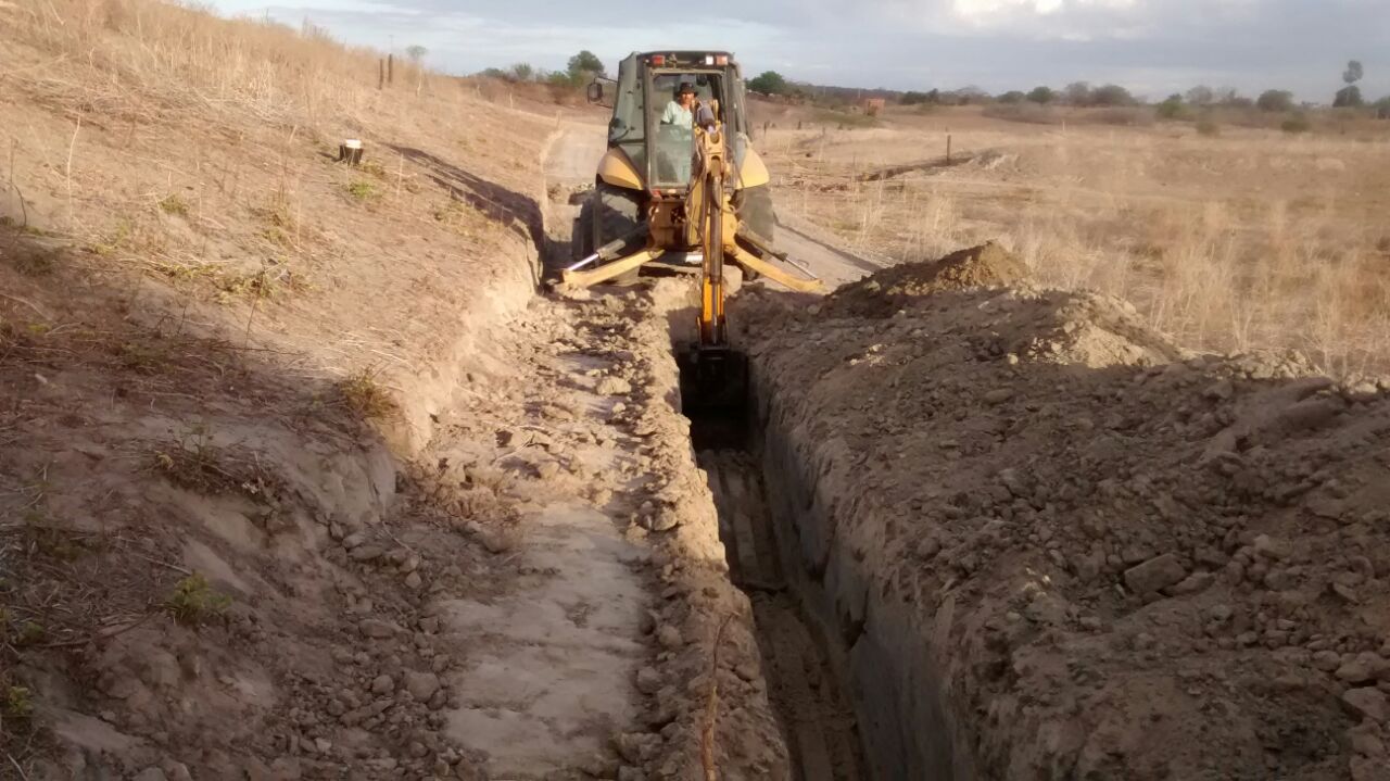 Prefeitura realiza reforma no Açude Público da comunidade da Cachoeira