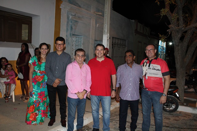 Prefeito Juninho Alves e vice-prefeito Paulo Brasil participam de abertura da festa religiosa de São Sebastião 2018