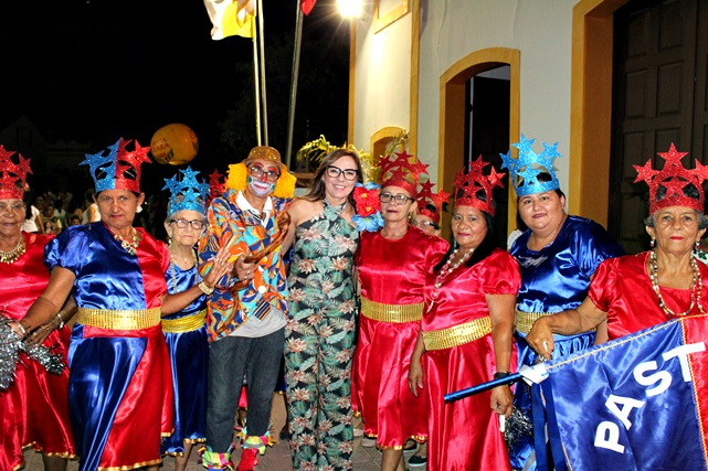 Grupo de Idosos Amantes das Caraubeiras se apresenta durante quermesse de São Sebastião