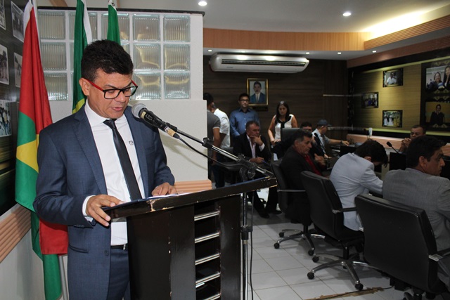 Prefeito Juninho Alves participa na Câmara Legislativa de leitura da mensagem orçamentária anual