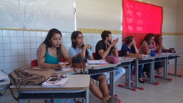 Escola Municipal Leônia Gurgel se reúne para traçar metas e estratégias do ano letivo 2018