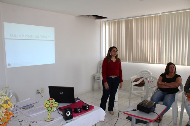 Equipe da Secretaria de Assistência Social discute nivelamento conceitual sobre violação de direitos de crianças e adolescentes