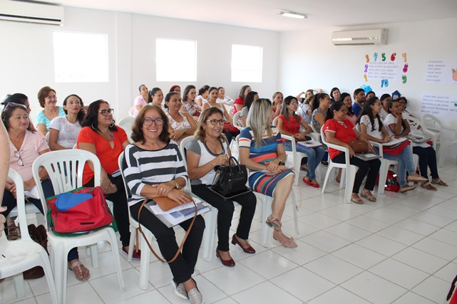 Secretaria de Educação promove 6º Pnaic com educadores da rede municipal de ensino em Caraúbas