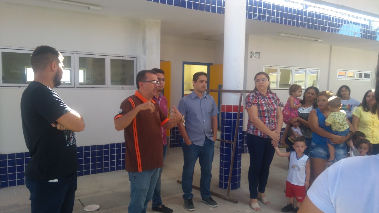 Equipe da Prefeitura realiza visitação as instalações da Creche Modelo em Caraúbas