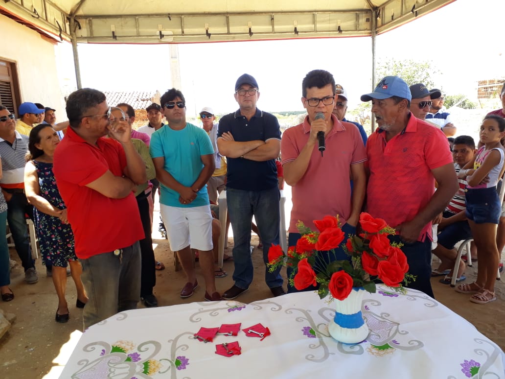 Prefeito Juninho Alves entrega casas populares na comunidade do Santo Antônio