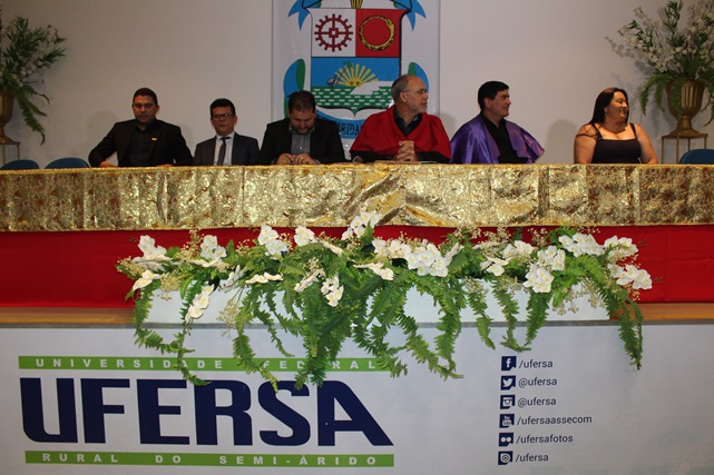 Prefeito Juninho Alves participa de formatura da turma de História do Pólo UAB “Sertão das Caraubeiras”