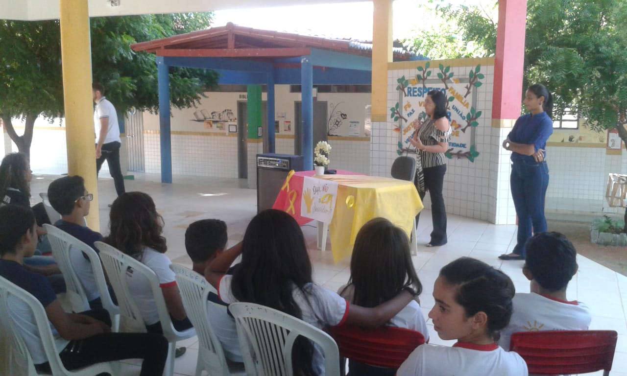 Escola Municipal Leônia Gurgel realiza palestra de prevenção ao suicídio dentro do “Setembro Amarelo”