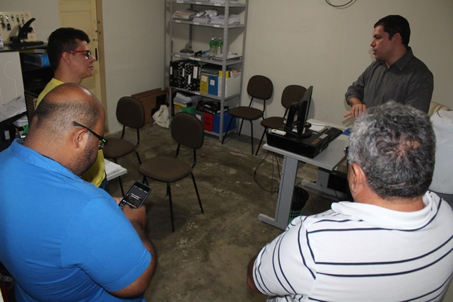 Prefeito Juninho Alves visita obra de melhoramento da Delegacia de Polícia Civil em Caraúbas