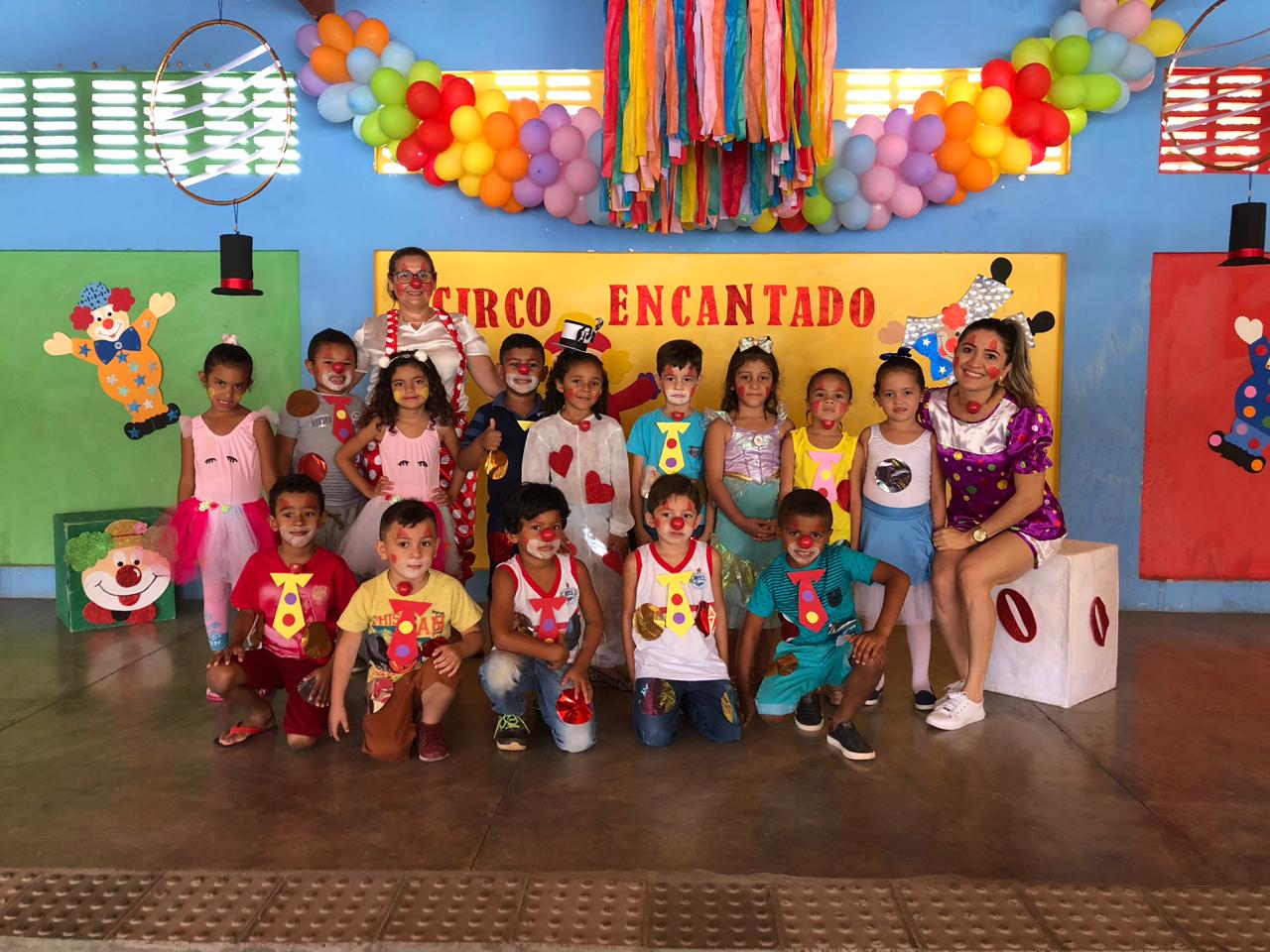 Escola Josué de Oliveira encerra semana da criança com projeto “Circo Encantado”