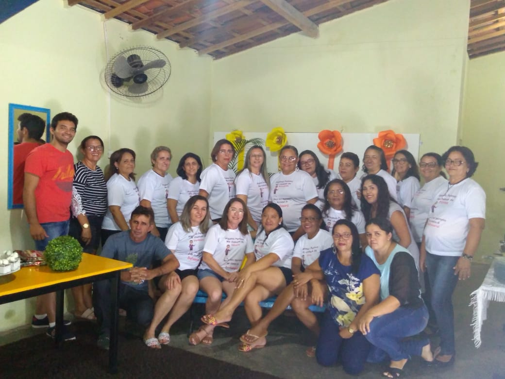 Professores da Casa da Criança ganham festa surpresa em homenagem ao Dia do Professor