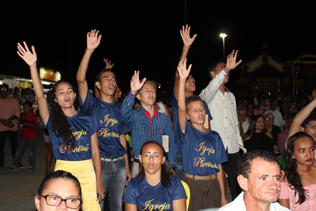 Igrejas prestigiam culto comemorativo ao “Dia do Evangélico” em Caraúbas