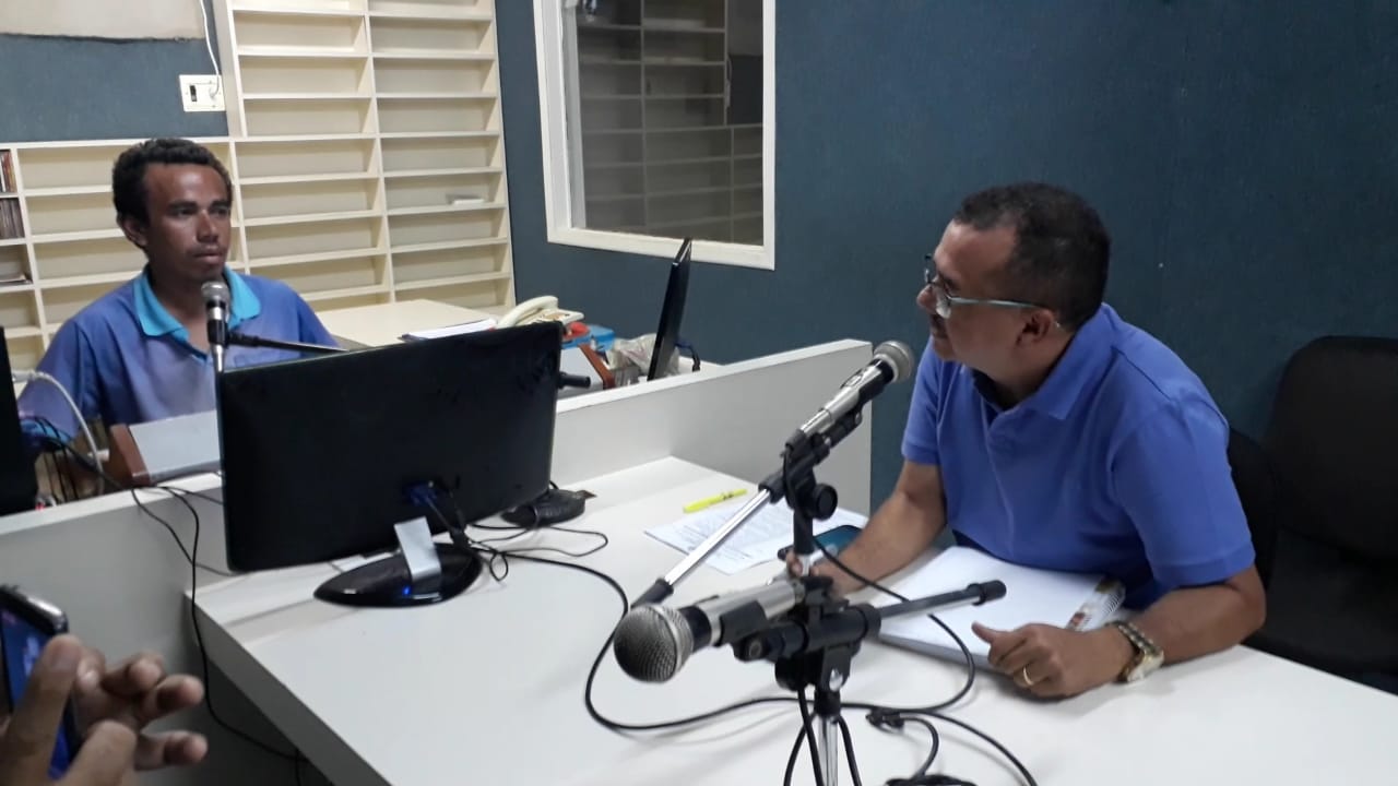 Secretário de Educação Francisco Antônio vai ao rádio falar sobre o início do ano letivo em Caraúbas   