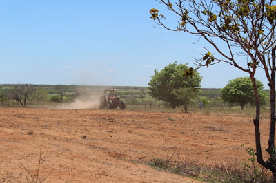 Programa “Terra Pronta” chega a agricultores na zona rural de Caraúbas