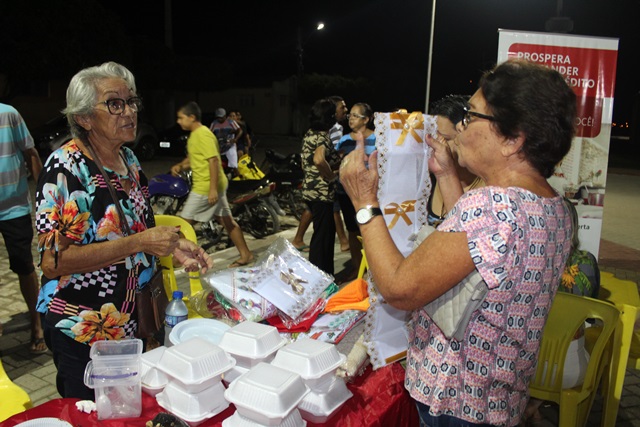 Terceira edição da Feira da Lua atrai grande público na noite deste sábado em Caraúbas