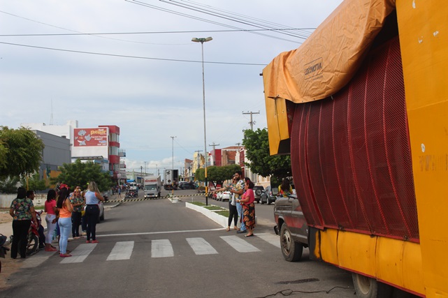 Secretaria de Saúde realiza blitz carnavalesca nas ruas de Caraúbas 