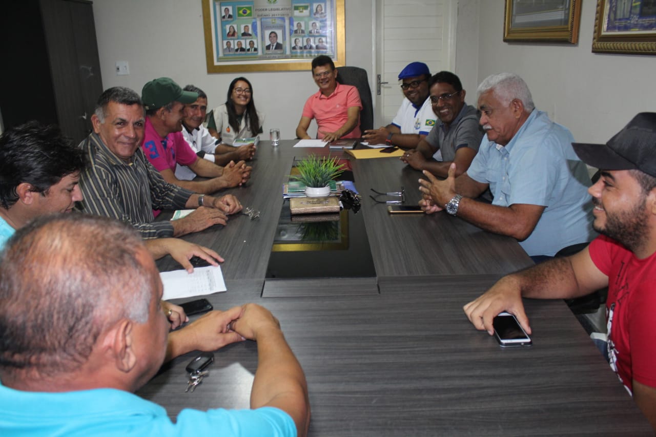 Prefeito Juninho Alves se reúne com agricultores da região de Miranda para incentivar revitalização da Cajucultura