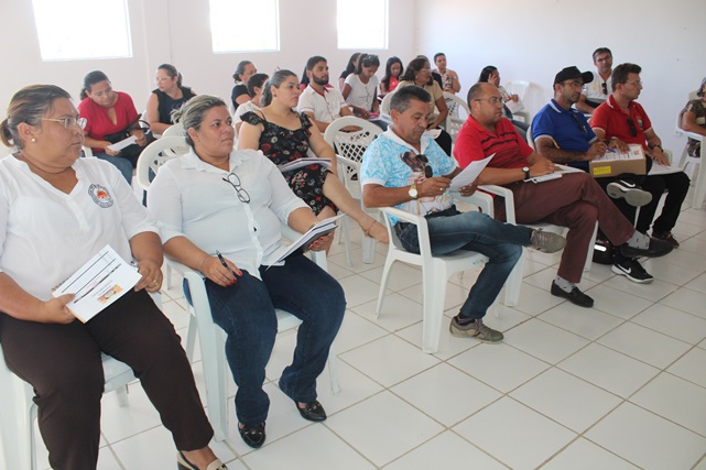 Secretaria de Cultura e Turismo reúne escolas e instituições para debater calendário do “Arraiá das Caraubeiras”