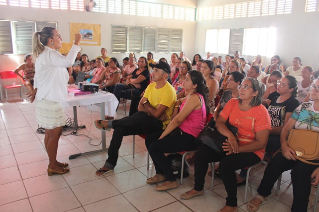 Prefeitura de Caraúbas promove capacitação para merendeiras e ASGs do município