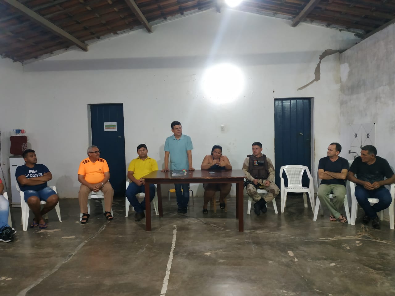 Prefeito Juninho Alves se reúne com associados da Comunidade do Pedrês em Caraúbas