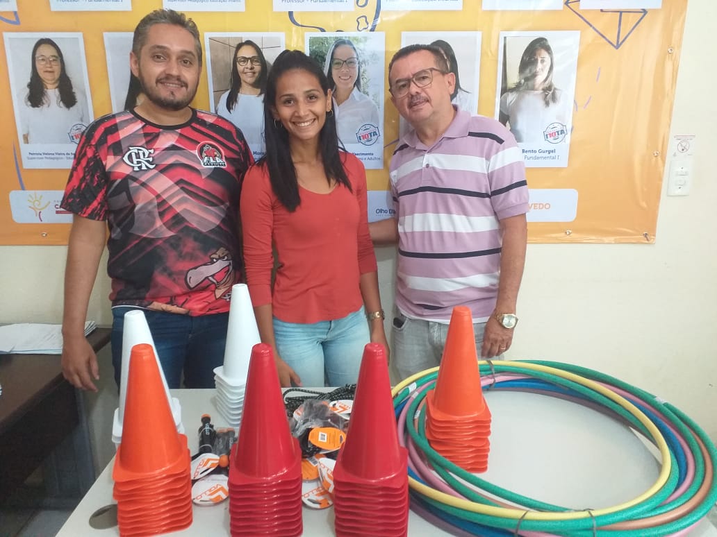 Escolas municipais de Caraúbas são contempladas com material esportivo do Instituto Ana Mozer