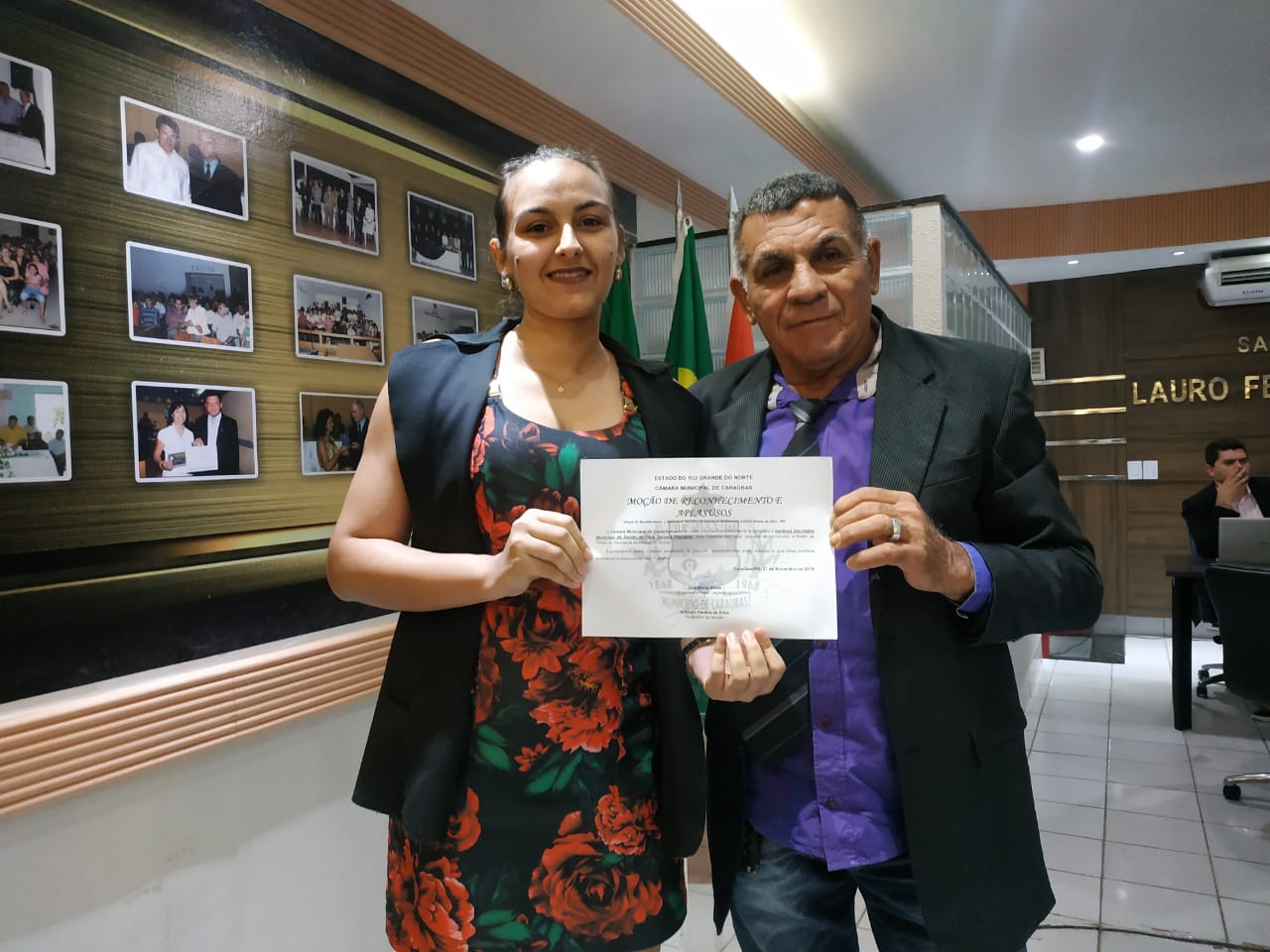 Secretária Municipal de Saúde é homenageada pelo Legislativo Caraubense