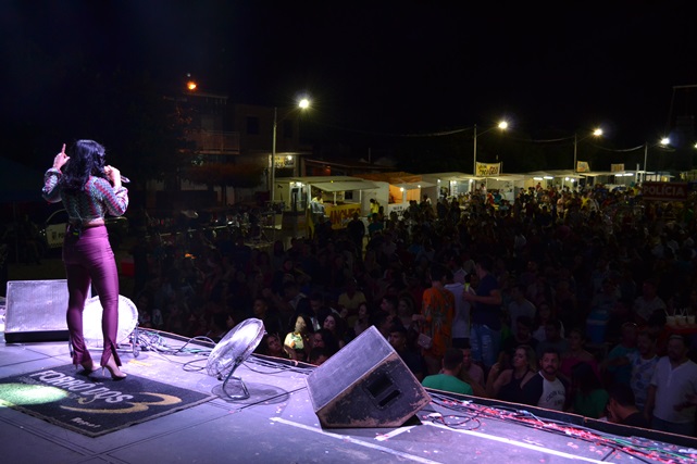 Banda Forró dos 3 encerra festa social de São Sebastião 2020 em Caraúbas