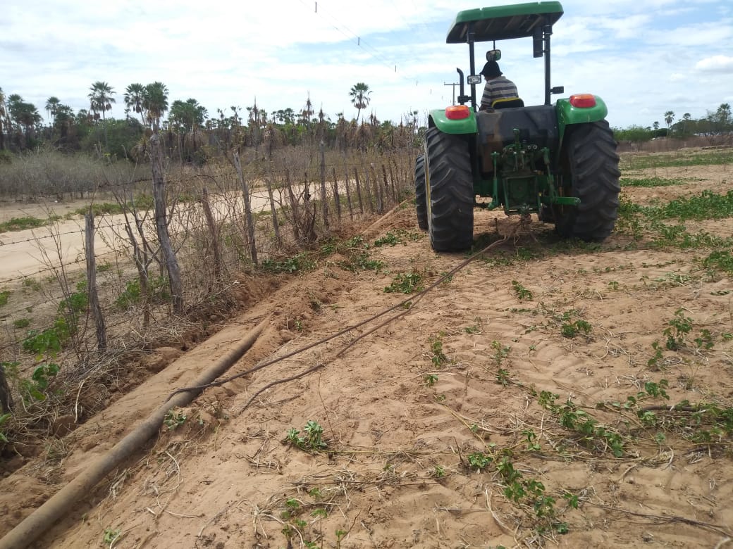 Prefeitura de Caraúbas inicia serviços de reparos em adutora que abastece comunidade da Mariana e adjacência