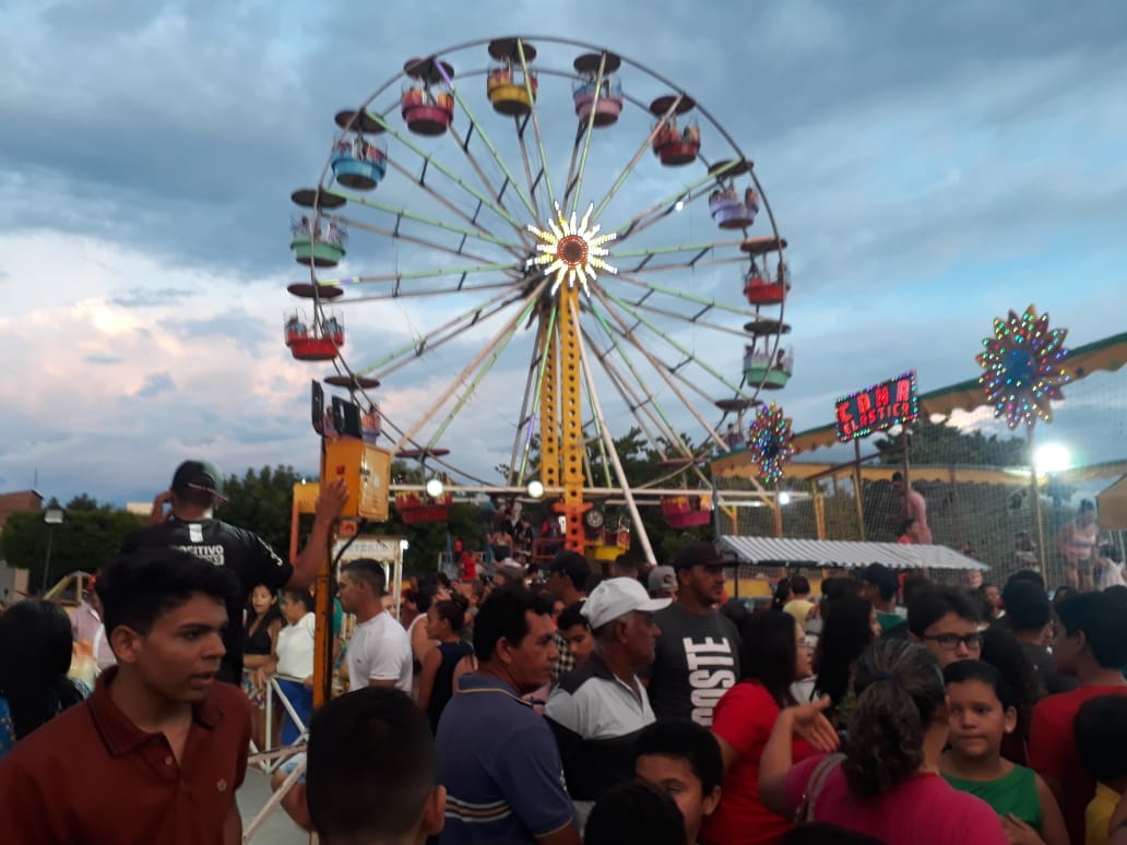 Prefeitura Municipal proporciona uma tarde de alegria e diversão no parque para crianças de Caraúbas