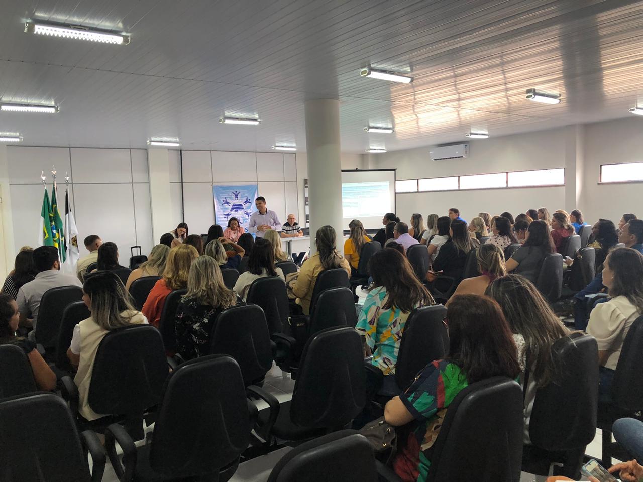 Secretário de Assistência Social Marcos Roberto participa em Natal de encontro do Coegemas