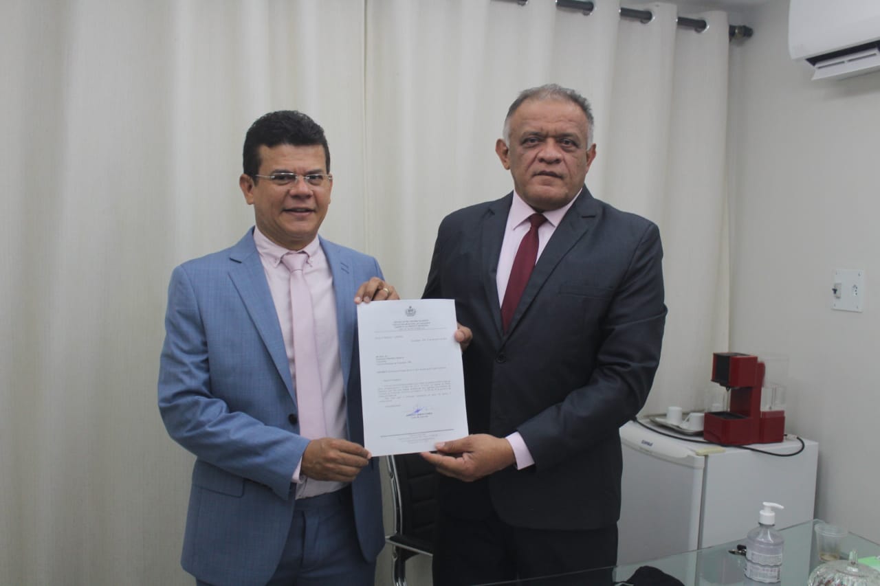 Prefeito Juninho Alves envia ao Legislativo projeto de Lei que reajusta salários dos agentes de endemias e Saúde em Caraúbas