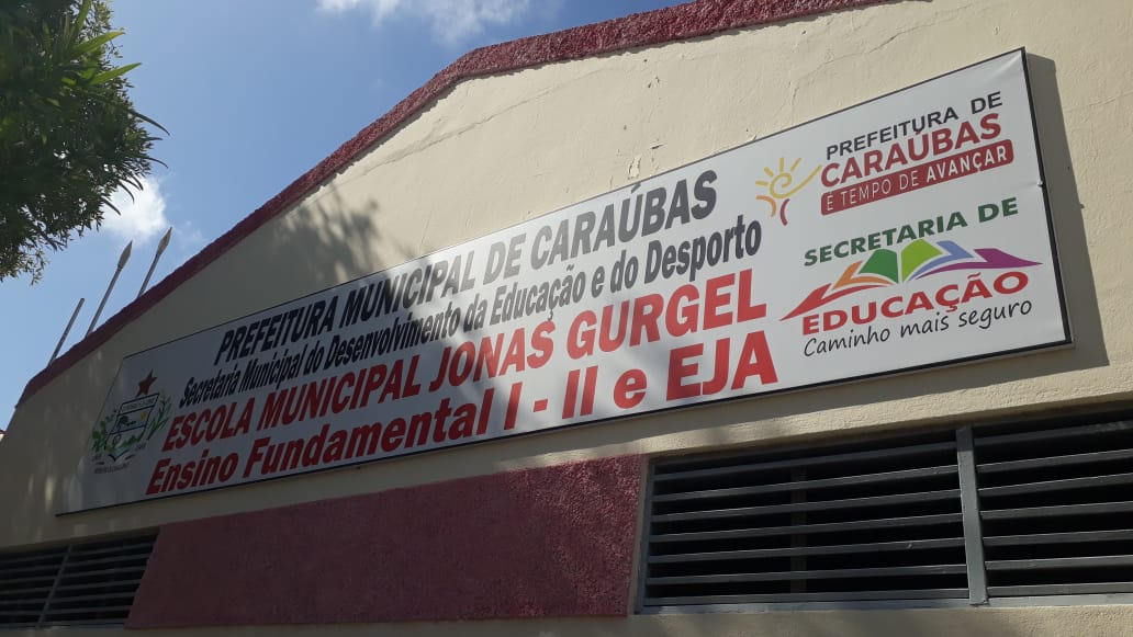 Escola Jonas Gurgel completa 52 anos Educando caraubenses com responsabilidade e zelo pela educação