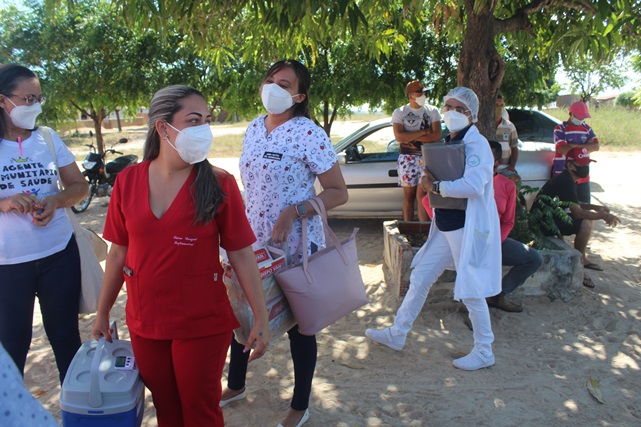 Secretaria de Saúde de Caraúbas inicia semana com “Dia D” de vacinação na zona rural contra Covid-19