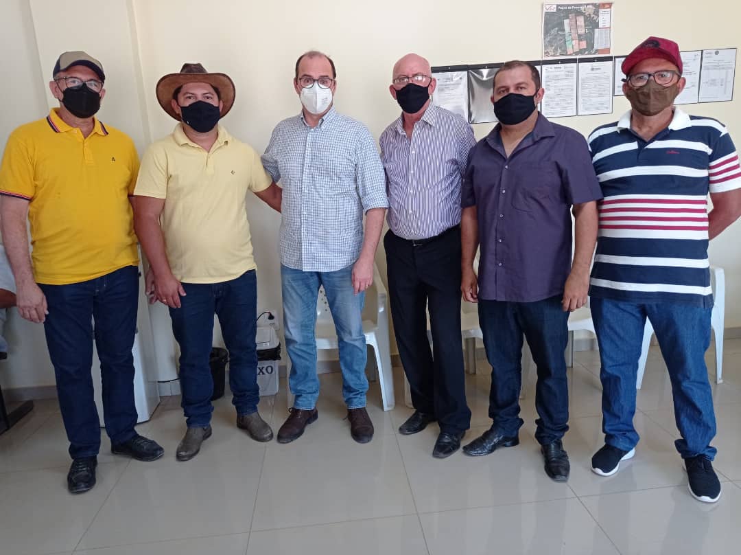 Equipe da gestão municipal de Caraúbas visita fazenda Ipê e fortalece parceria com a VitaMais