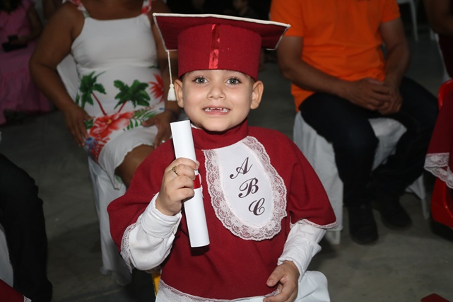 Com tema “Mundo doce” alunos do Cemei Giselda Fernandes conferem Grau de Doutores do ABC em Caraúbas