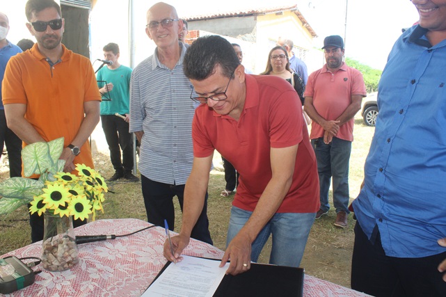 Prefeito Juninho Alves participa da celebração de 15 anos do Cras no Alto São Severino e assina ordem de serviço para reforma