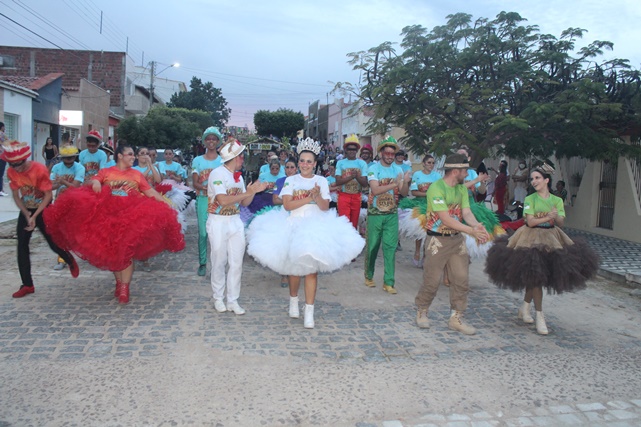 Cortejo Junino abre oficialmente programação do “Quebrar da Barra” na cidade de Caraúbas