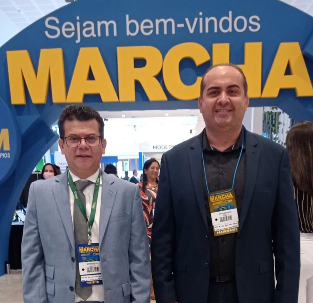 Chefe do Executivo caraubense Juninho Alves viaja a Brasília para participar da “Marcha dos Prefeitos”