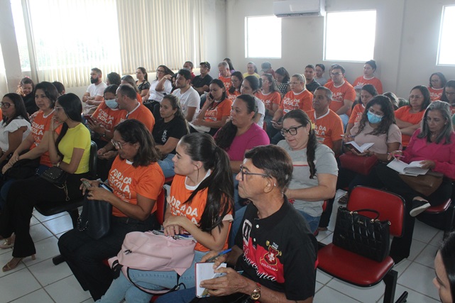 Gestores e coordenadores pedagógicos participam de Encontro Formativo em Caraúbas