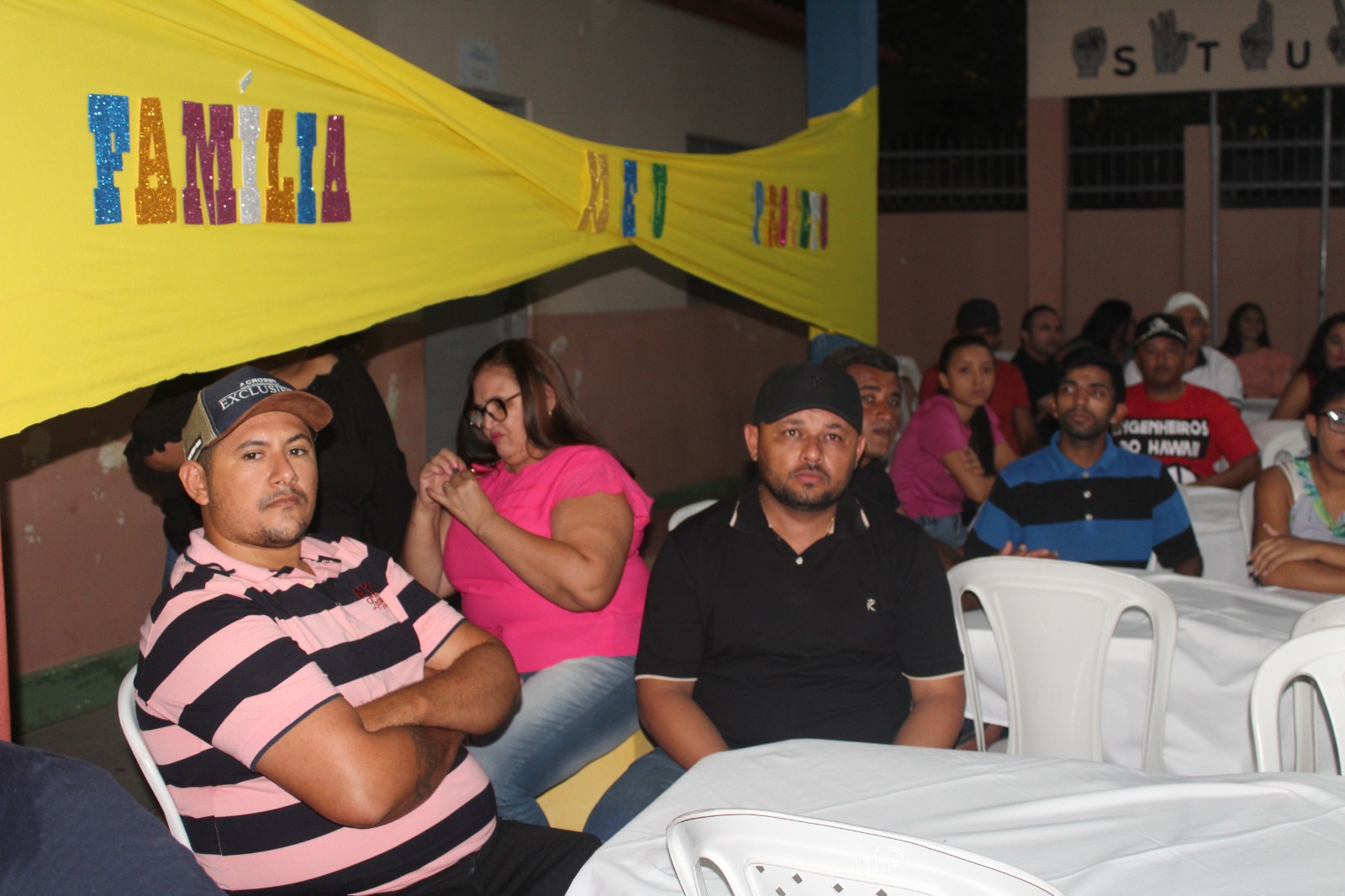 Escolas municipais realizam “Festa da Família” para homenagear os pais em Caraúbas