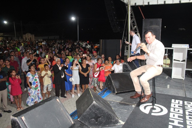 Vice-prefeito Paulo Brasil participa de culto alusivo ao Dia do Evangélico em Caraúbas