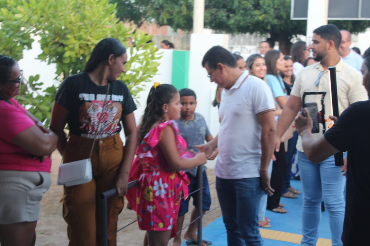 Prefeito Juninho Alves entrega reforma do Cmei Giselda Fernandes em Caraúbas