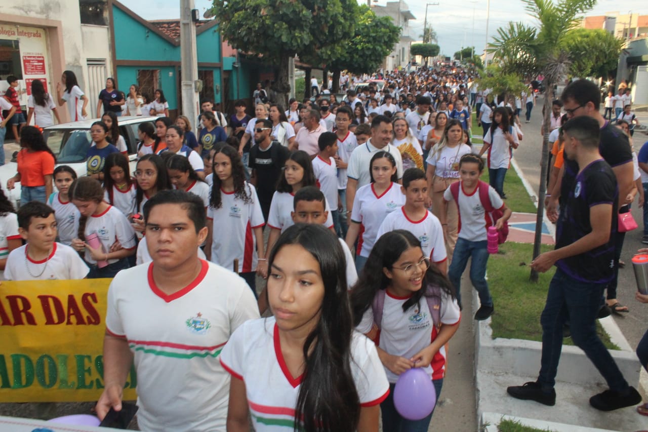 Caminhada Faça Bonito percorre ruas de Caraúbas combatendo abuso e exploração sexual