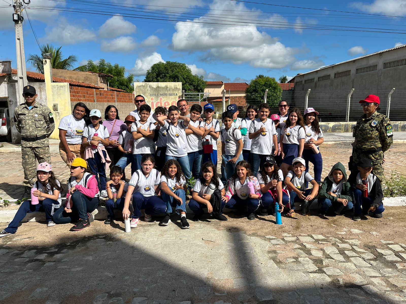 Dia do Meio Ambiente é comemorado com plantio de árvores em Caraúbas